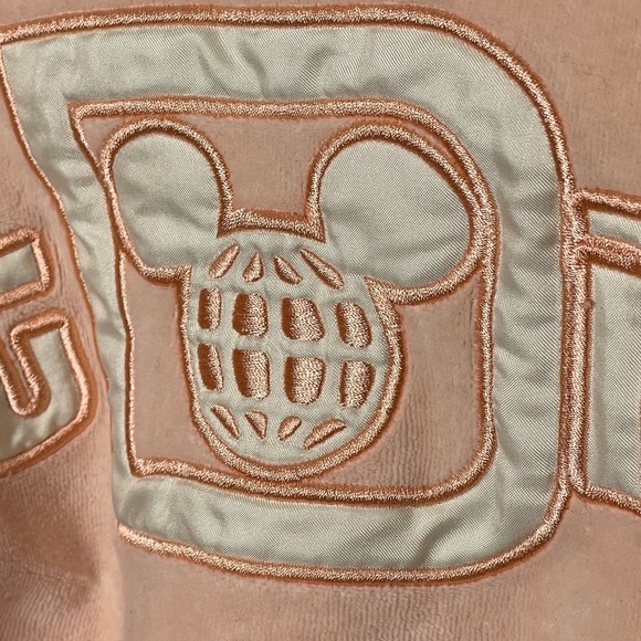 Disney Walt Disney World Peach Embroidered Spirit Jersey Super Soft Velour - Picture 5 of 10